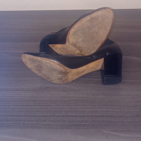 Chanel black leather/patent leather heels in size 36.5 - Picture 9 of 10